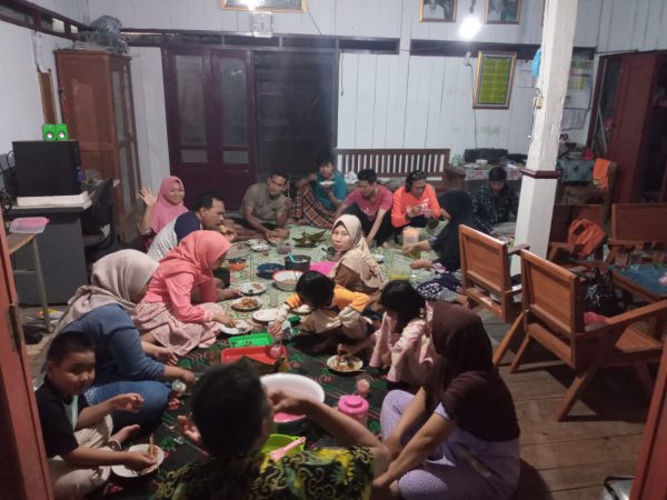 Buka puasa bersama keluarga Cabean