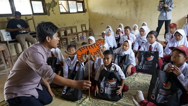 Naskah Dongeng TIKUS YANG RAJIN GOSOK GIGI